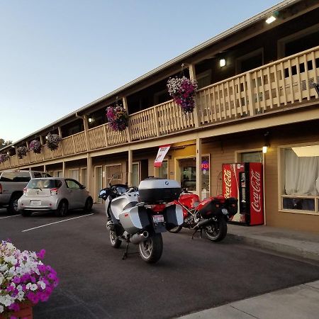 The Whiskey Inn - Pendleton Exterior photo